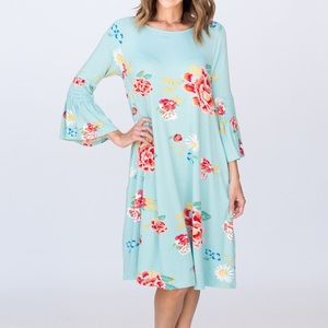 Like NEW A&D Walker Bloom Dress